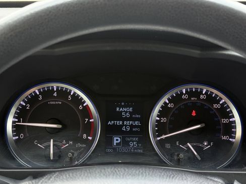 Used 2016 Toyota Highlander LE FWD image 28