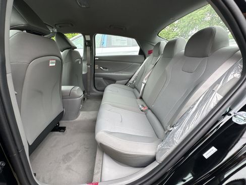 New 2026 Hyundai Elantra SE FWD image 25