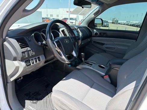 Used 2015 Toyota Tacoma 4x4 Double Cab w/ TRD Sport Package image 17