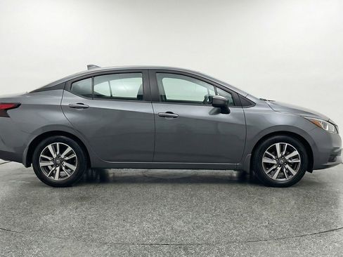 Used 2025 Nissan Versa SV image 9