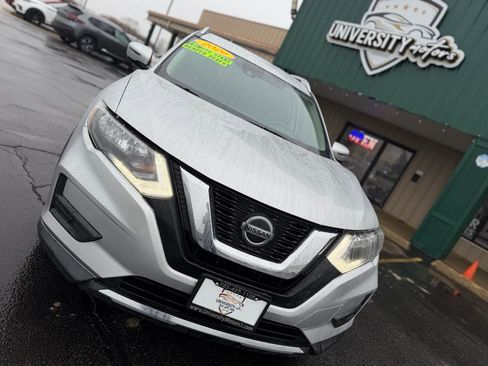 Used 2020 Nissan Rogue SV image 9
