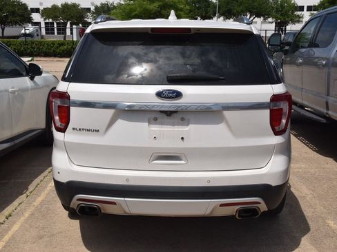 Used 2017 Ford Explorer Platinum AWD/4WD image 6