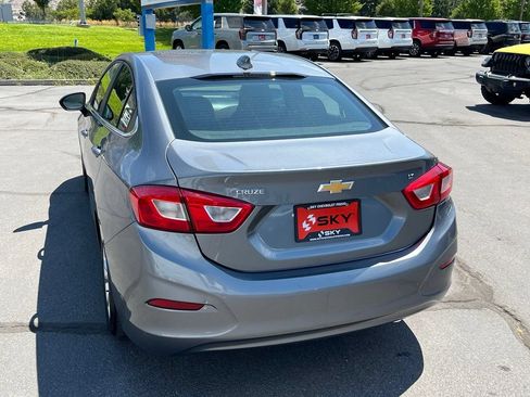 Used 2019 Chevrolet Cruze LT FWD image 12
