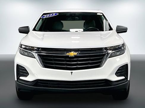 Used 2023 Chevrolet Equinox LS image 2