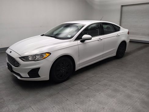 Used 2019 Ford Fusion S FWD image 2