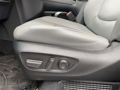 Certified 2023 Toyota Sienna XLE image 21
