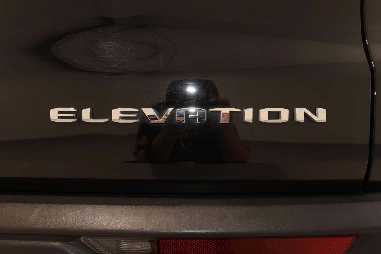Certified 2026 GMC Acadia Elevation w/ Elevation Premium Package FWD image 37