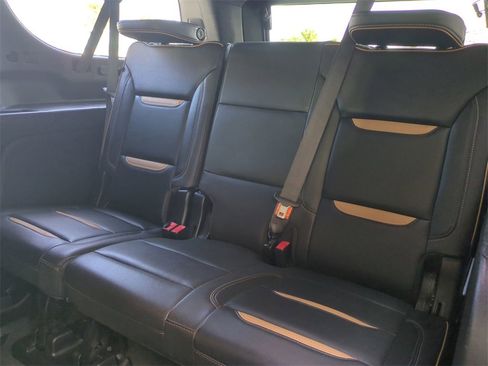 Used 2024 GMC Yukon XL AT4 w/ AT4 Premium Package image 16