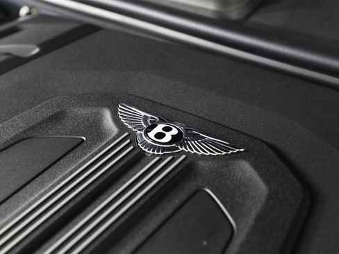 New 2025 Bentley Bentayga image 40