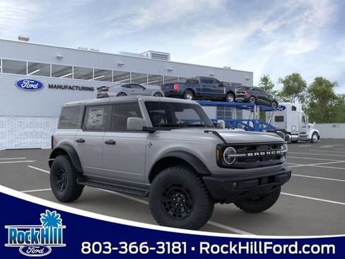 New 2026 Ford Bronco Outer Banks w/ Sasquatch Package image 1