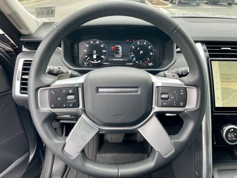 Certified 2024 Land Rover Discovery S image 21
