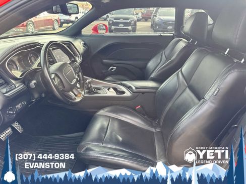 Used 2021 Dodge Challenger SXT w/ Plus Package image 13