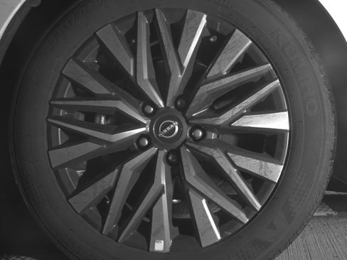 Used 2025 Nissan Altima 2.5 SV FWD image 14