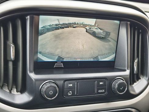 Used 2022 Chevrolet Colorado LT w/ Fleet Safety Package image 26