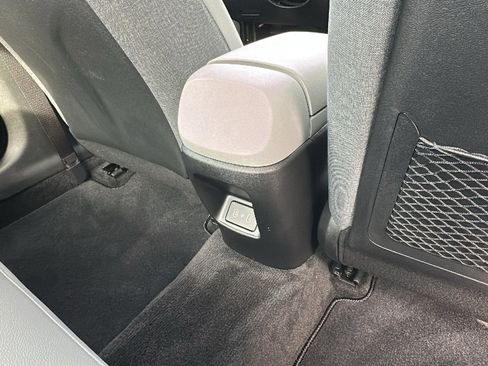 Used 2024 Hyundai Elantra Limited image 25