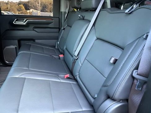 Used 2024 GMC Sierra 2500 Denali w/ Denali Reserve Package AWD/4WD image 12