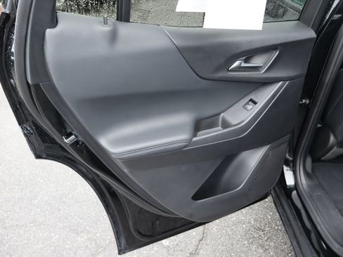 Used 2025 Chevrolet Equinox LT w/ Convenience Package II FWD image 30
