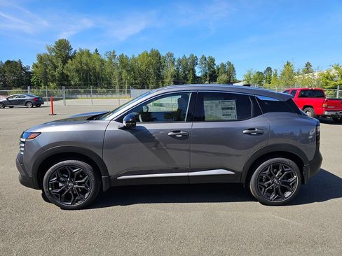 New 2026 Nissan Kicks SR w/ SR Premium Package AWD/4WD image 8