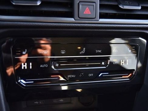 New 2026 Volkswagen Taos SE image 14