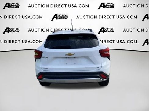 Used 2025 Chevrolet Trax LT w/ Driver Confidence Package FWD image 12