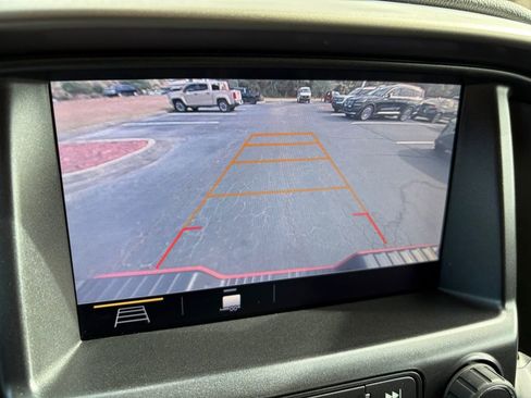 Used 2022 Chevrolet Colorado Z71 w/ Safety Package image 18