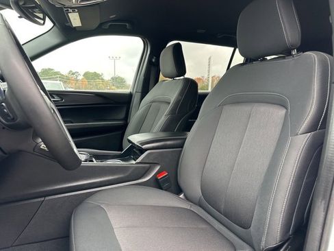 Certified 2024 Jeep Grand Cherokee L Laredo image 10