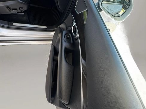 Used 2018 Volvo XC90 T5 Momentum w/ Convenience Package FWD image 9
