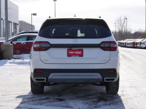 Used 2023 Honda Pilot Elite image 6