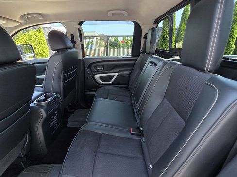 Used 2018 Nissan Titan PRO-4X image 12
