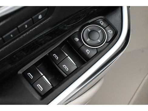 Certified 2023 Cadillac XT4 Premium Luxury w/ Cold Weather Package FWD image 33