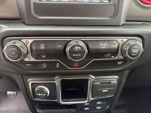 Used 2022 Jeep Wrangler Unlimited Sport AWD/4WD image 20
