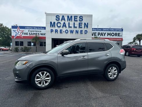 Used 2015 Nissan Rogue SV w/ SV Premium Package FWD image 2