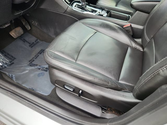 Used 2017 Chevrolet Cruze Premier FWD image 20