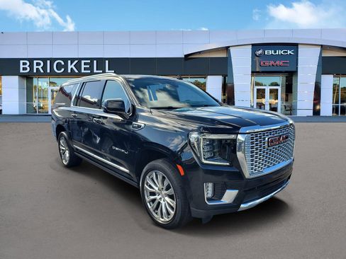 Used 2023 GMC Yukon XL Denali AWD/4WD image 2