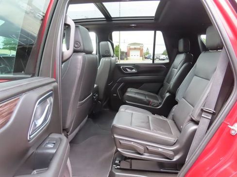 Used 2024 Chevrolet Tahoe Z71 w/ Z71 Off-Road Package AWD/4WD image 21
