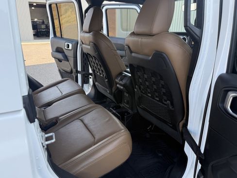 Used 2020 Jeep Gladiator Rubicon w/ Dual Top Group image 39