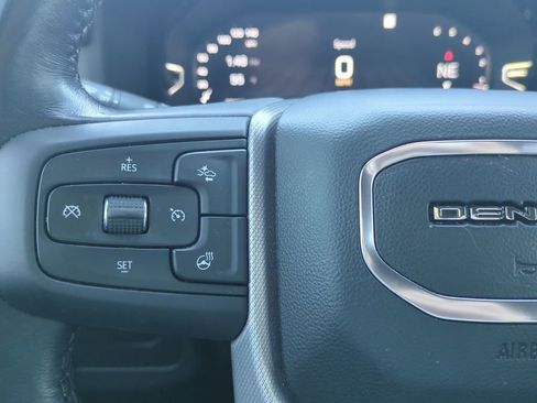 Used 2023 GMC Yukon XL Denali image 33