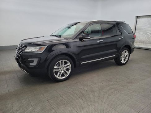 Used 2017 Ford Explorer Limited image 2