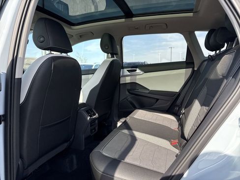 New 2025 Volkswagen Taos SE image 13