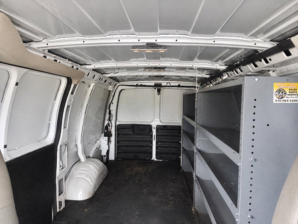 Used 2023 GMC Savana 2500 RWD image 9