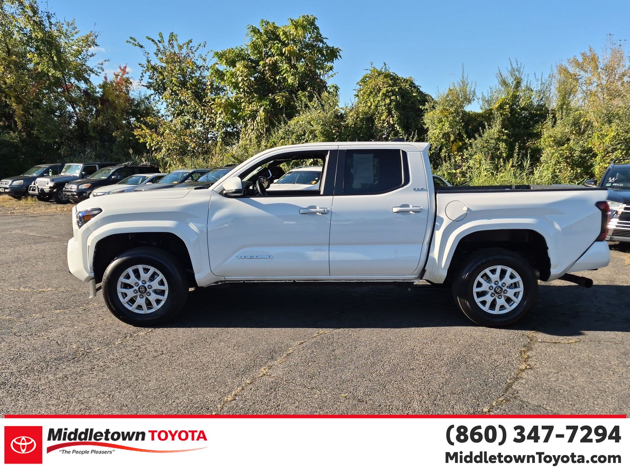 Used 2025 Toyota Tacoma SR5 AWD/4WD image 6