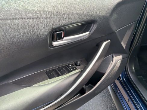 Certified 2022 Toyota Corolla SE w/ SE Premium Package FWD image 19