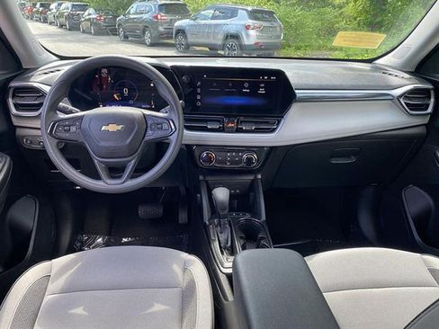 Used 2025 Chevrolet TrailBlazer LT AWD/4WD image 51