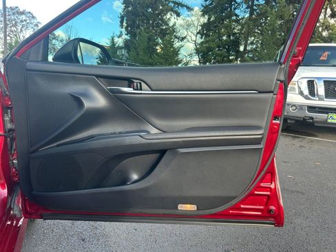 Used 2020 Toyota Camry XLE w/ Driver Assist Package image 25