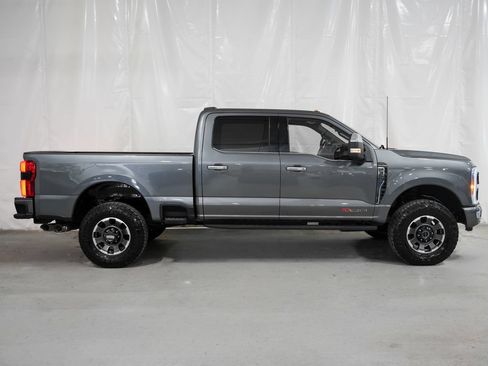 Used 2023 Ford F350 Platinum w/ Tremor Off-Road Package AWD/4WD image 7