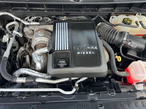 Used 2020 Chevrolet Silverado 1500 LTZ w/ LTZ Premium Package AWD/4WD image 47