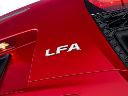 Used 2012 Lexus LFA image 19
