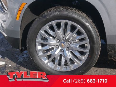 New 2026 Chevrolet Suburban Premier w/ Sun And Tow Package AWD/4WD image 44