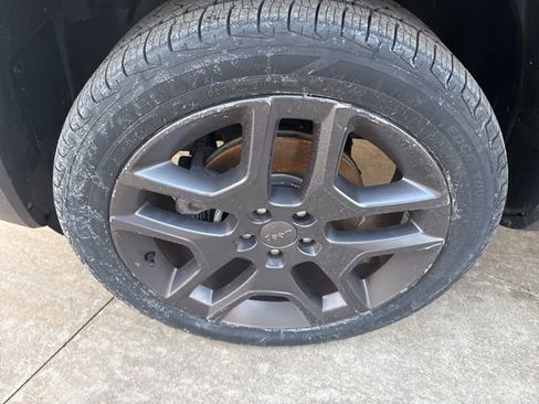 Used 2021 Jeep Renegade Latitude image 11