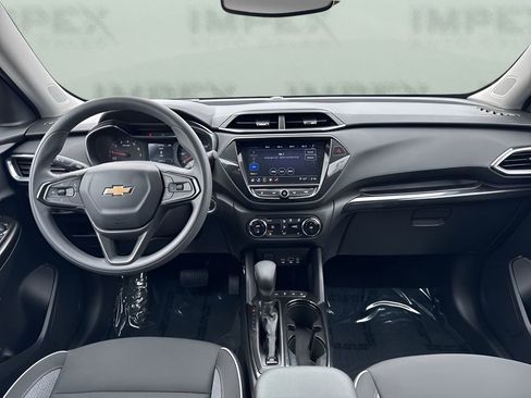 Used 2023 Chevrolet TrailBlazer LT w/ Convenience Package image 12